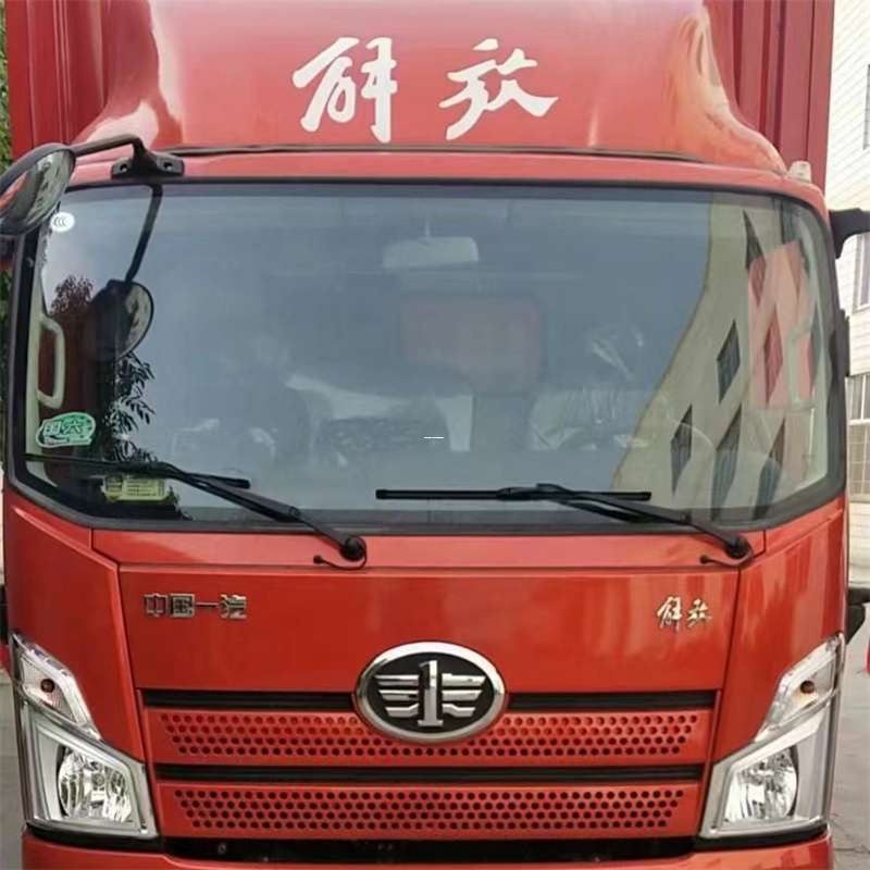 霞山区塔什库尔干县：物流专线的高效货运之旅